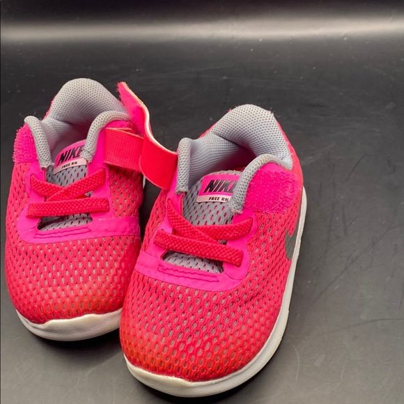 Nike Kids Pink Athletic Shoes Size 4c - Picture 3 of 13